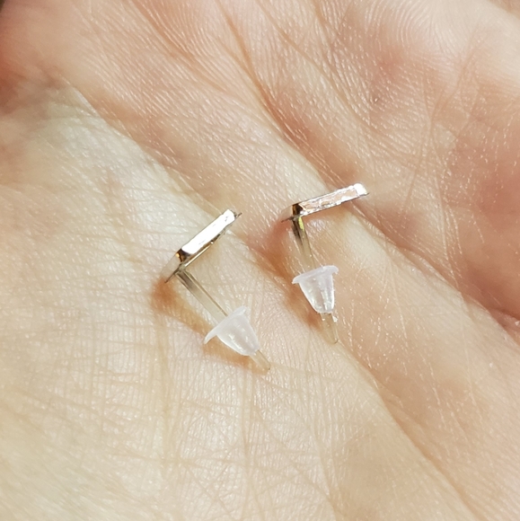 NWOT Tiny Silver Square Stud Earrings - Picture 10 of 10